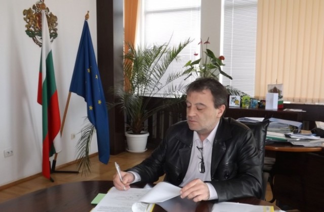 Договорите за безплатно саниране в  Разградско станаха 8