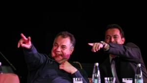 Тази вечер ЗАБРАВЕТЕ за СКУКАТА Идват Приятели мои