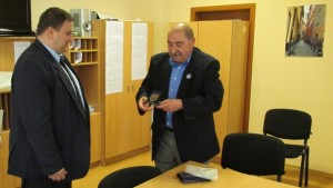 Евродепутатът Емил Радев беше удостоен с юбилеен плакет на Първа