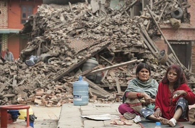 Прогноза за още хиляди жертви от труса в Непал