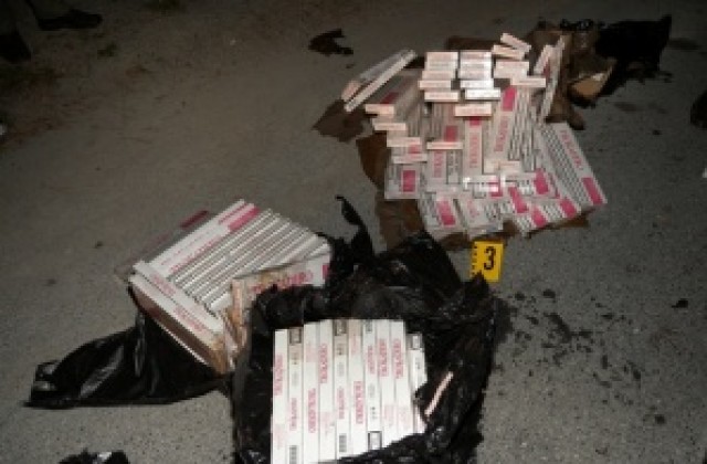 9166 къса цигари без бандерол иззеха от домовете на 42- годишен мъж и 60- годишна жена