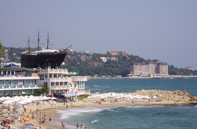 Курортите край Варна чакат втора вълна румънски туристи