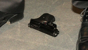 Задържаха 52годишен заплашвал с пистолет съседите си в Казанлък