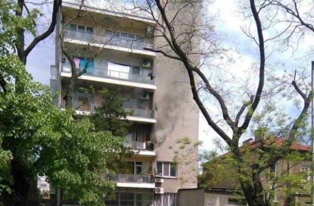Пожар избухна в жилищен блок в Стара Загора