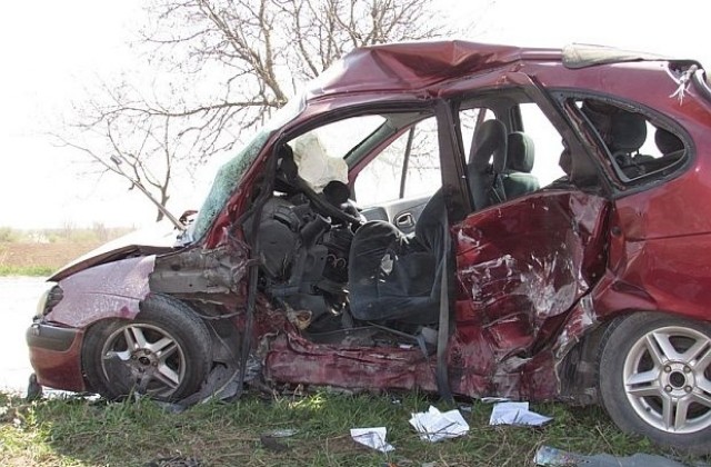 Адвокати преследват почернена майка от Варна на гробището, за да вземат тлъст хонорар