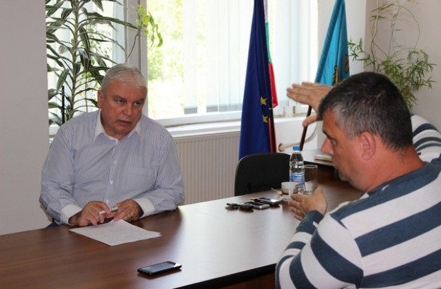 Благодарствено писмо от горнооряховски младежи получи депутатът Евгени Стоев