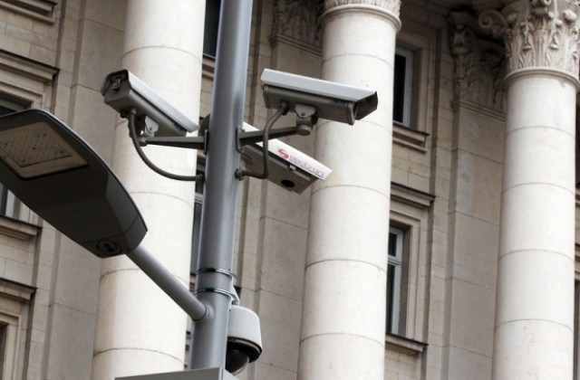 Слагат камери на още 103 ключови места в София