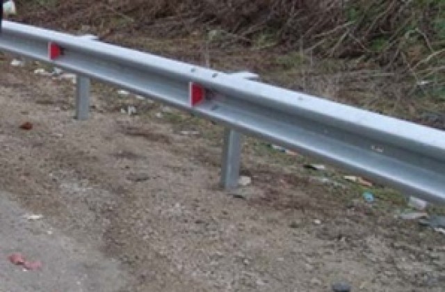 Откраднаха ментинела от междуселски път