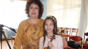 Кюстендилска цигуларка с отличие от Международния конкурс в Ниш