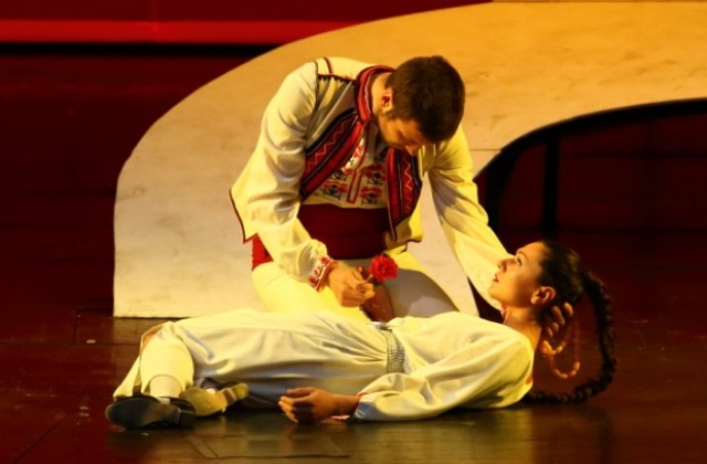 На театър в първите дни на май