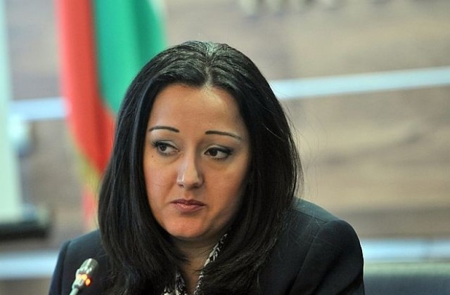 Лиляна Павлова откри обновения парк на Карлово
