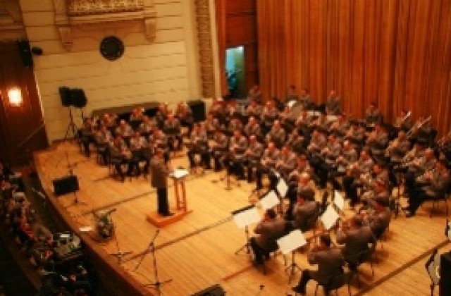 Националният представителен духов оркестър в Русе за 9 май