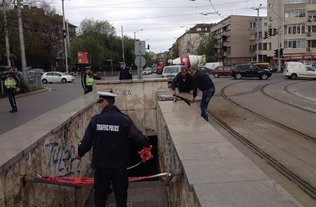 Бетонна плоча от подлез падна върху младеж в столицата