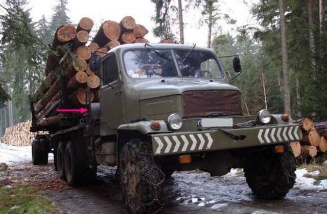 Откриха камион с 26 кубика незаконни дърва