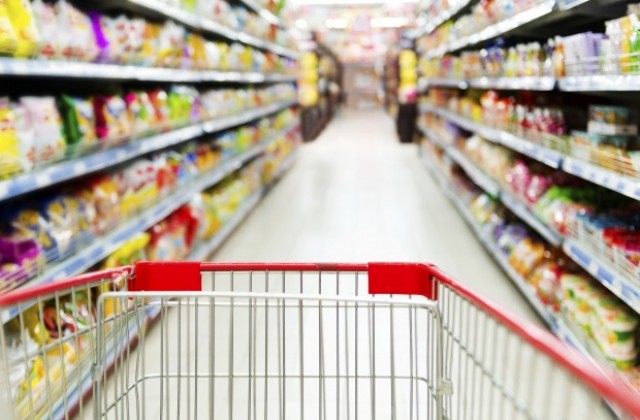 Търговските вериги: Законови промени ще вдигнат цените на храните