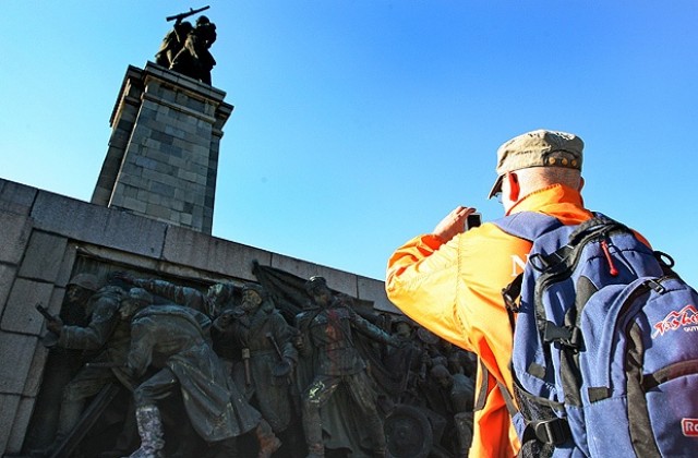 Димитровград иска Паметника на съветската армия