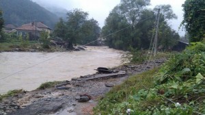 Екоинспектори откриха над 100 нерегламентирани сметища на речни легла