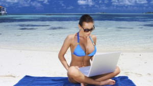 Стотици останаха без почивка заради фалит на туроператор