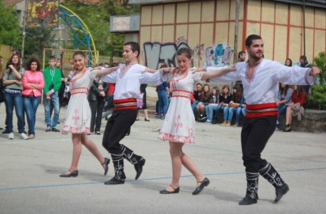 Четири училища празнуваха във Велико Търново