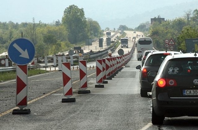 Огромна тапа на автомагистрала „Тракия”