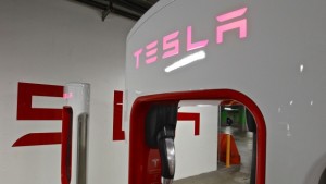 Тесла ще произвежда батерии за съхранение на слънчева енергия