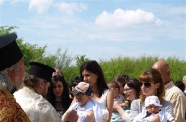 Масово кръщене в Плиска за 1150-годишнината от покръстването на българите