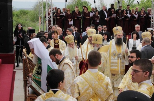 Патриархът: Следвайки заветите на предците, можем да се надяваме на Божията помощ