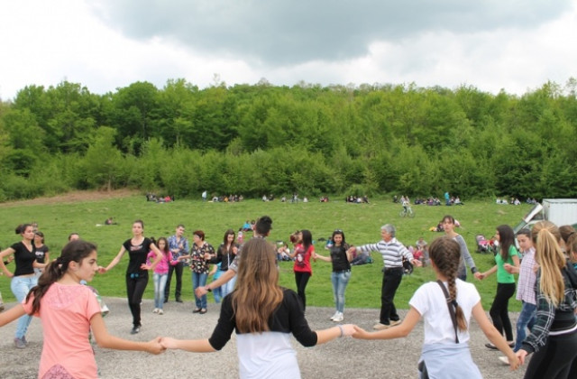 Започнаха Майските празници в община Елена