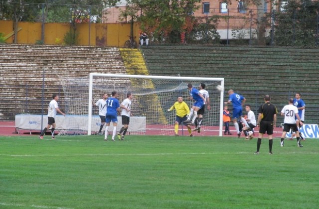 Шампионска подкрепа за драконите при поредната им победа извън Русе