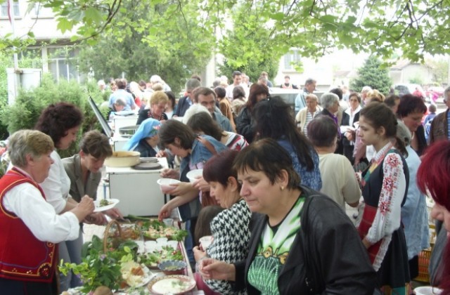 Десетки гости събра Празникът на първомайския разсол