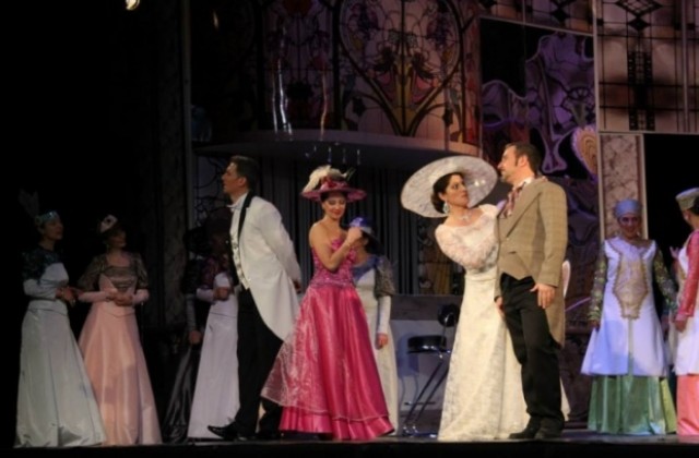 „Веселата вдовица” – празничен спектакъл на 7 май в Русе