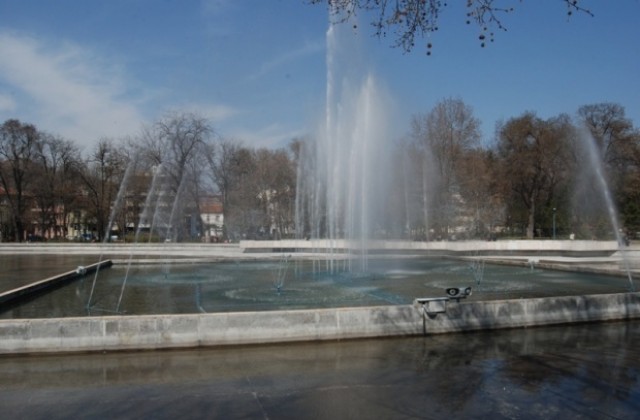 Пускат Пеещите фонтани в Пловдив ден по-рано