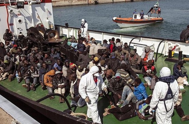 Фронтекс засилва операциите си в Средиземно море