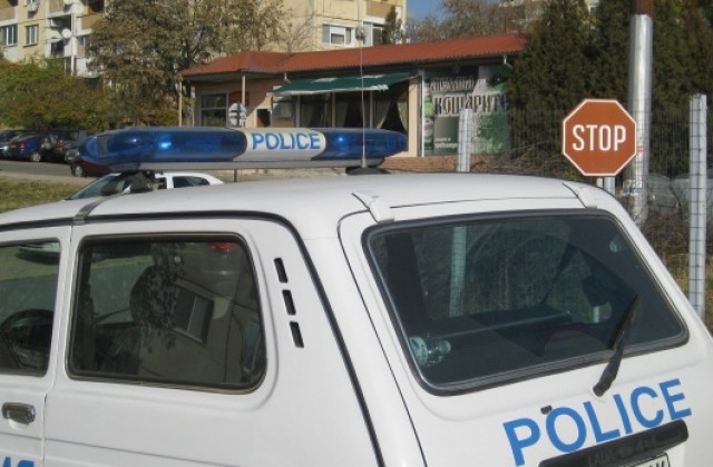 Двама шофьори глобени с фиш заради мобилни телефони