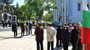 Запасните празнуват Гергьовден пред Войнишкия паметник