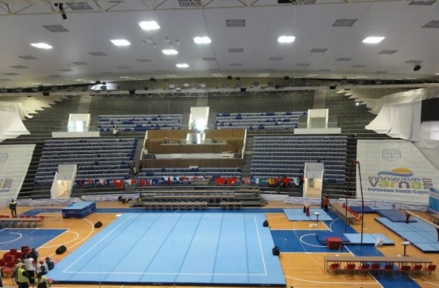 Спортна зала е готова за Световната купа (СНИМКИ)