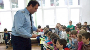 Деца и пътни полицаи учиха правилата за безопасност на движението