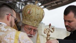 Патриарх Неофит Нека в единомислие измолим от Бога мирни години