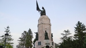 Велико Търново почете храбростта на българските войни и 80 години