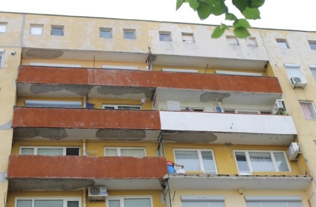 Падна тераса от 6 етаж на жилищен блок в Димитровград