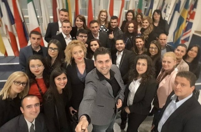 Младежи от ГЕРБ - Кюстендил посетиха Брюксел по покана на евродепутата Андрей Новаков
