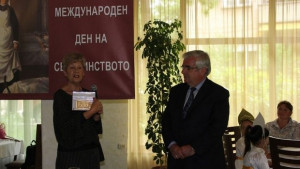 Проф Стойков поздрави здравни специалисти за Деня на сестринството