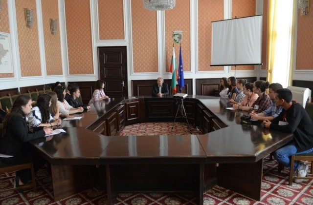 Доброволци получиха подкрепа от общината