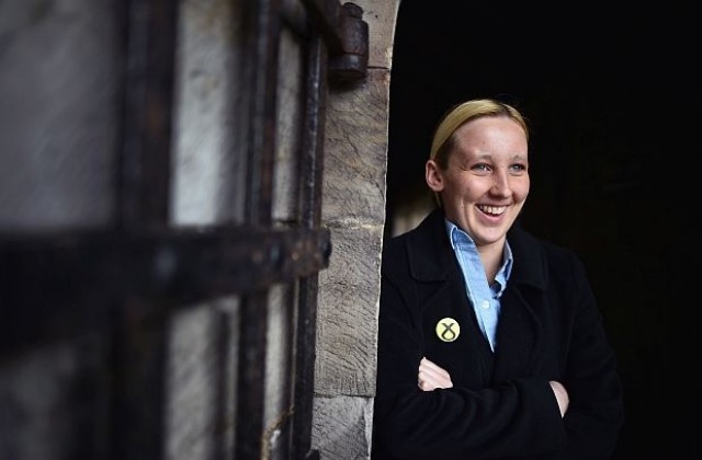 20-годишна е най-младата британска депутатка от векове (СНИМКИ)