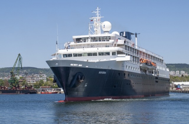 Тази година чакаме 11 лайнера на Морска гара, сред тях и кораб красавец