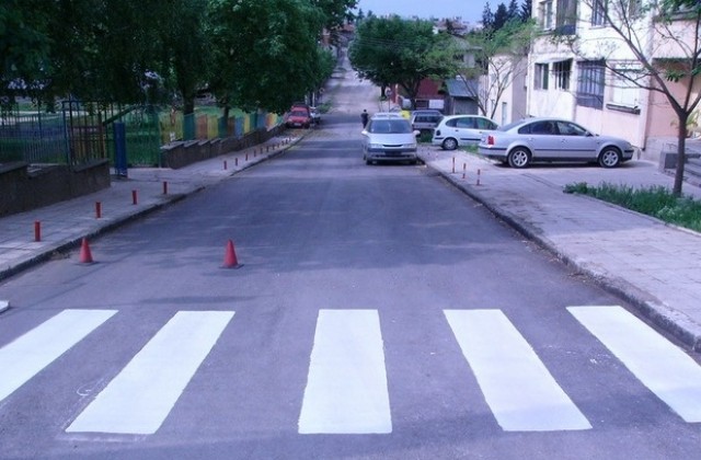 Асфалтираха участъци от 5 улици в Червен бряг