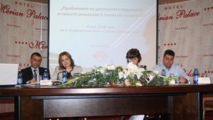 Обсъдиха проблемите на денталното здраве по време на кръгла маса