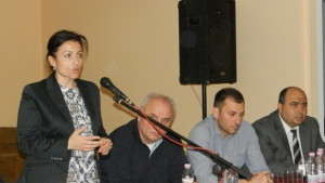 Министър Танева се срещна със земеделски производители в Гулянци и