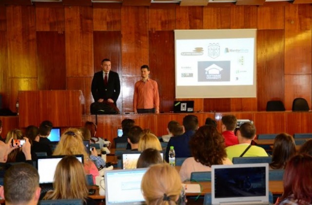 300 души се включиха в безплатен курс по програмиране, подкрепен от Oбщина Варна