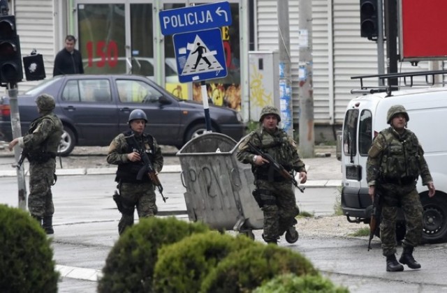 След масирана акция и престрелки разбиха терористична група в Куманово